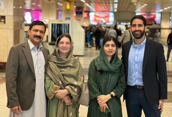 ’گھر واپسی کا شاندار احساس پرانا نہیں ہوتا،‘ ملالہ یوسفزئی پاکستان پہنچ گئیں